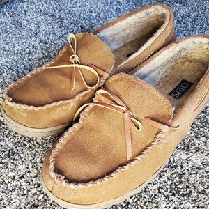 Chaps Men's Suede Moccasin Slipper